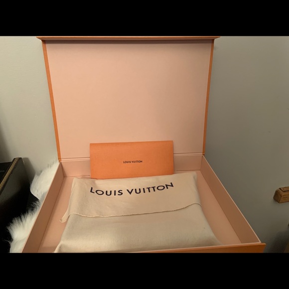 SOLD Brand New Authentic Louis Vuitton Toiletry 26 - Picture 10 of 10